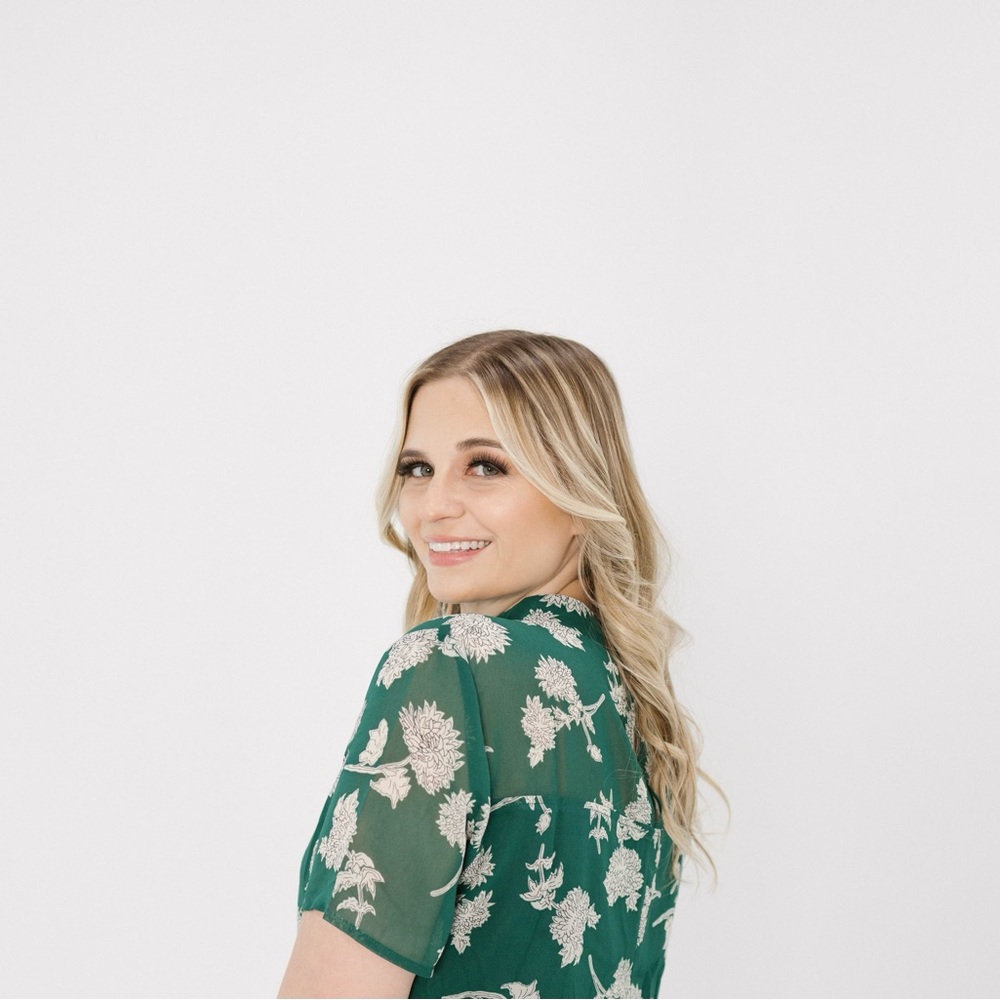 Meet your Posher, Alexandra